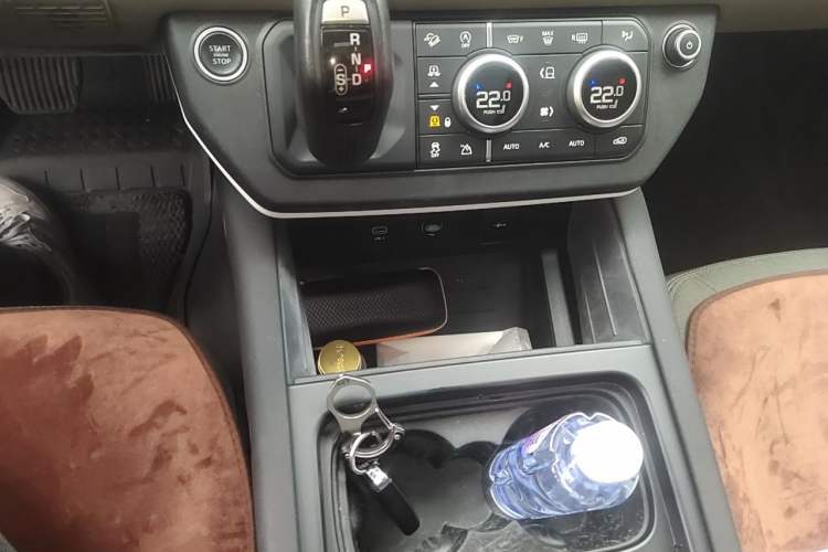Used Land Rover Defender  Gear Lever