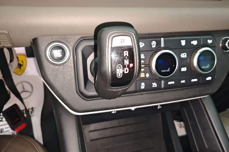 Used Land Rover Defender 2020 110 P400 HSE Gear Lever