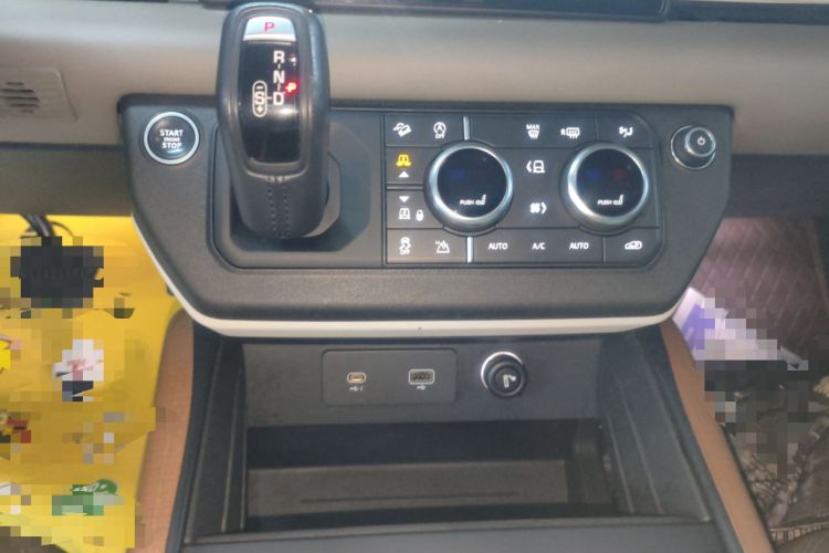 Used Land Rover Defender 2020 110 P400 Dark Special Edition Gear Lever