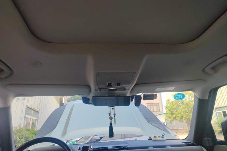 Used Land Rover Defender 2020 110 P400 SE Headliner