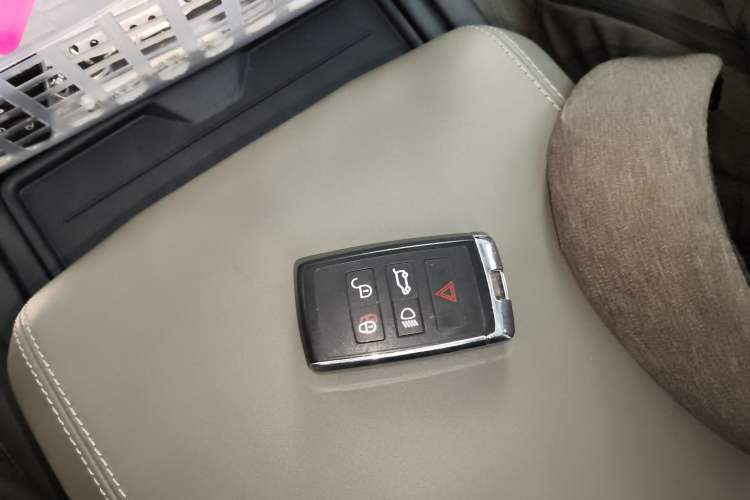 Used Land Rover Defender 2020 110 P400 HSE Interior 1