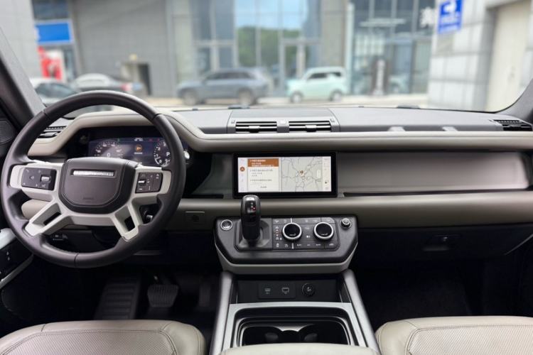Used Land Rover Defender 2020 110 P400 HSE Interior 1