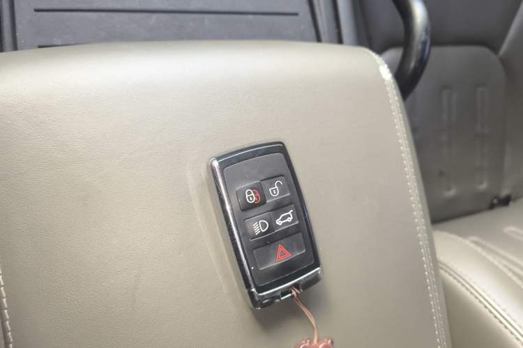 Used Land Rover Defender 2020 110 P400 HSE Interior 1