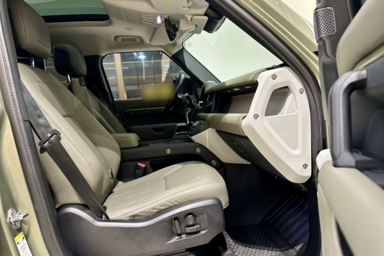 Used Land Rover Defender 2020 110 P400 HSE Interior 11