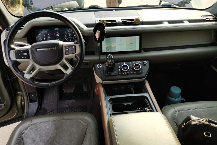 Used Land Rover Defender 2020 110 P400 HSE Interior 2