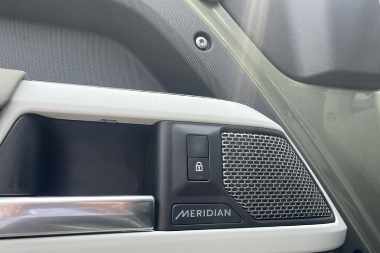 Used Land Rover Defender 2020 110 P400 HSE Interior 2