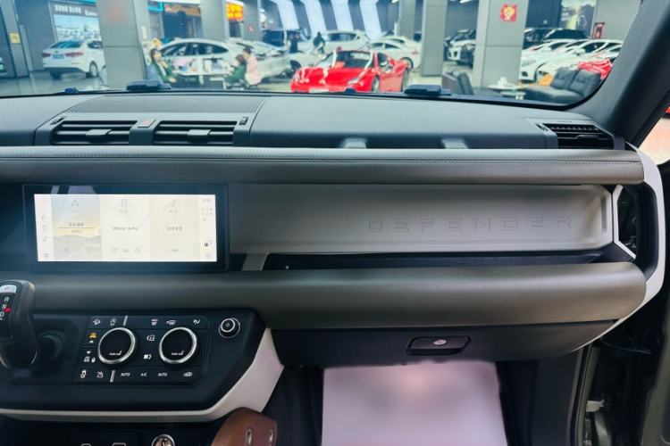 Used Land Rover Defender 2020 110 P400 HSE Interior 3