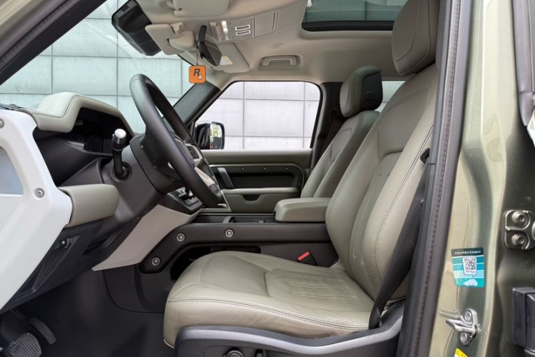 Used Land Rover Defender 2020 110 P400 HSE Interior 5