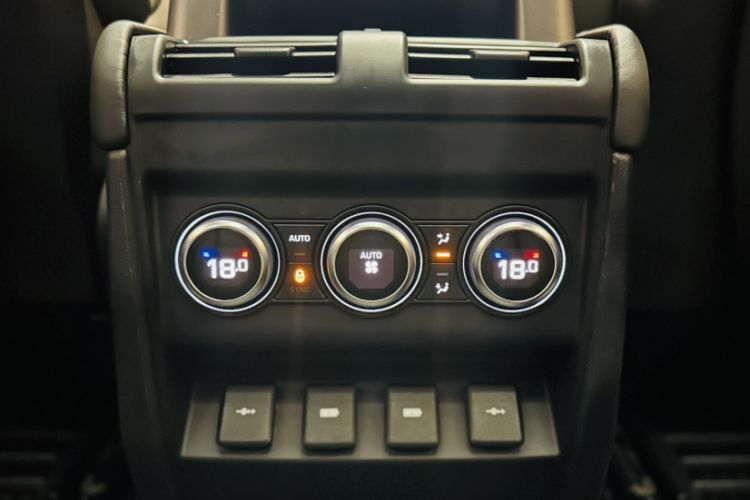 Used Land Rover Defender 2020 110 P400 HSE Interior 5