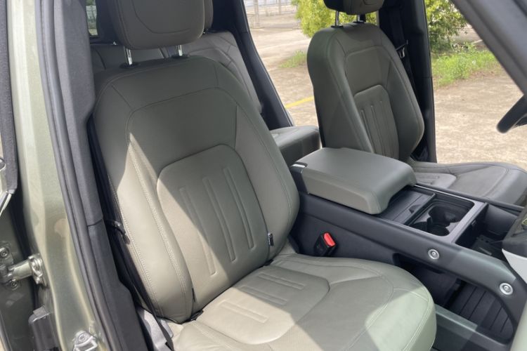 Used Land Rover Defender 2020 110 P400 HSE Interior 6