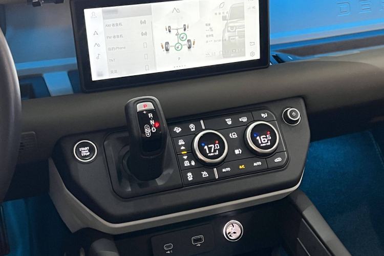 Used Land Rover Defender 2020 110 P400 HSE Interior 6
