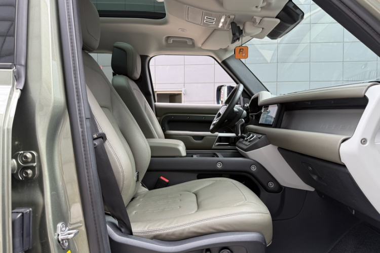 Used Land Rover Defender 2020 110 P400 HSE Interior 8