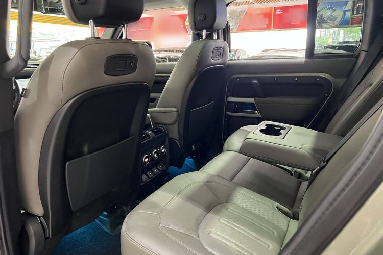 Used Land Rover Defender 2020 110 P400 HSE Interior 9
