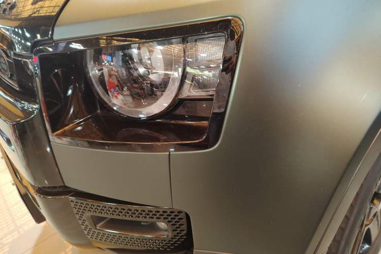 Used Land Rover Defender 2020 110 P400 HSE Left Front Headlight