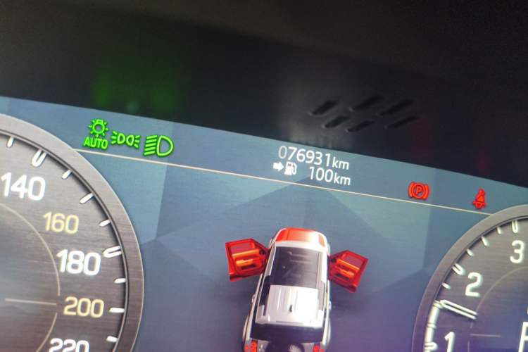 Used Land Rover Defender 2020 110 P400 Dark Special Edition Odometer Close Up