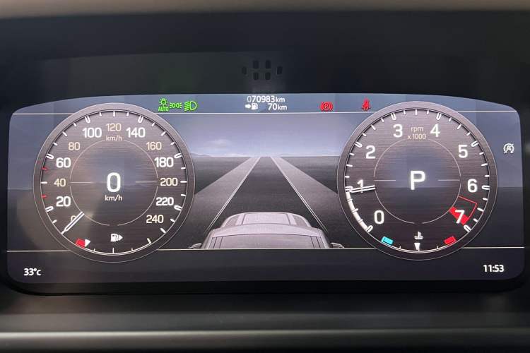Used Land Rover Defender 2020 110 P400 HSE Odometer Close Up