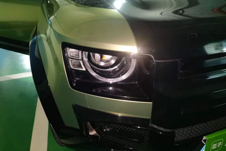 Used Land Rover Defender 2020 110 P400 HSE Right Front Headlight
