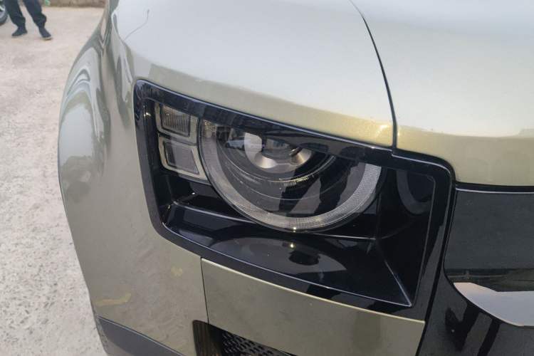 Used Land Rover Defender 2020 110 P400 SE Right Front Headlight