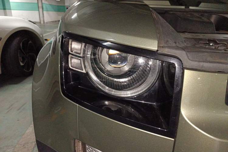 Used Land Rover Defender 2020 110 P400 HSE Right Front Headlight