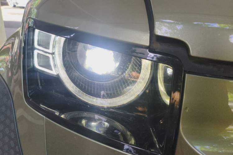 Used Land Rover Defender 2020 110 P400 Dark Special Edition Right Front Headlight