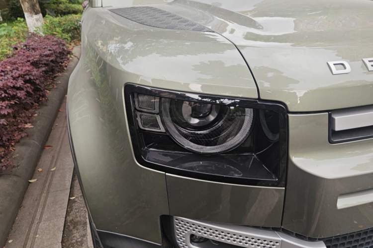 Used Land Rover Defender 2020 110 P400 HSE Right Front Headlight