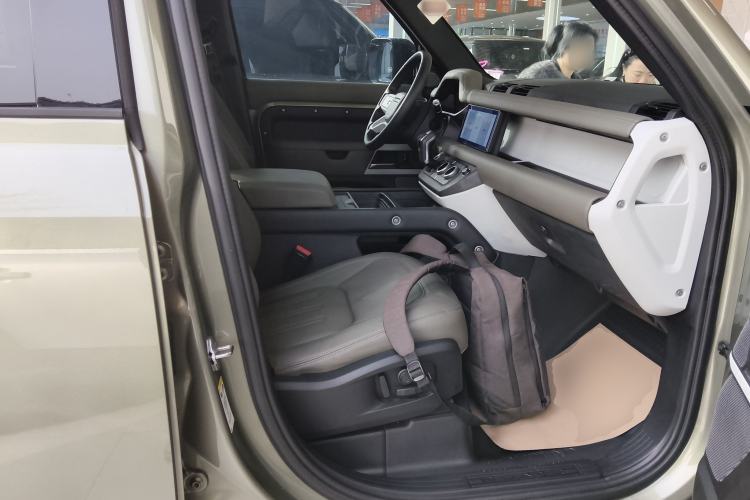 Used Land Rover Defender 2020 110 P400 HSE Right Front Seat