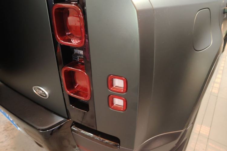 Used Land Rover Defender 2020 110 P400 HSE Right Rear Taillight