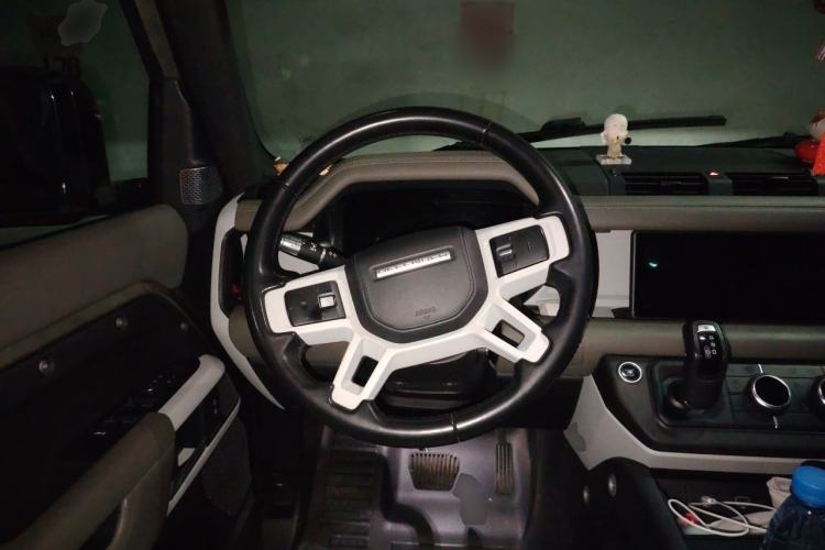 Used Land Rover Defender 2020 110 P400 HSE Steering Wheel