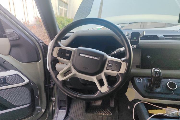 Used Land Rover Defender 2020 110 P400 SE Steering Wheel