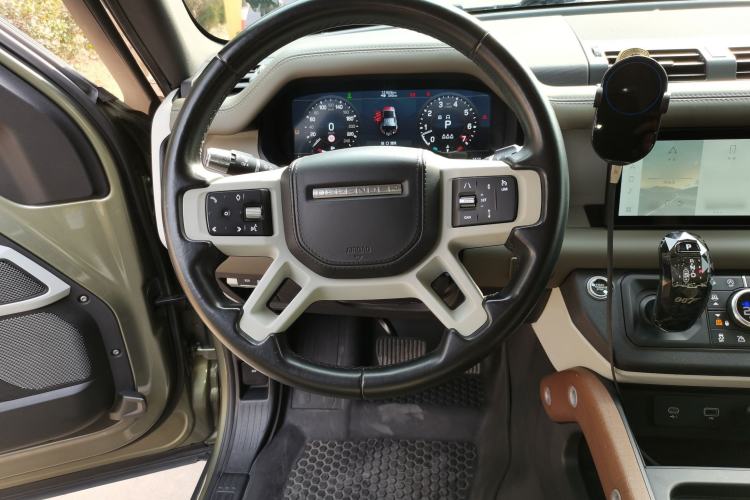 Used Land Rover Defender 2020 110 P400 HSE Steering Wheel