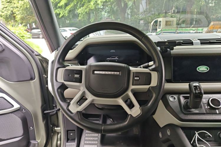 Used Land Rover Defender 2020 110 P400 HSE Steering Wheel
