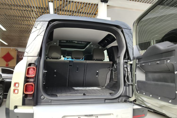 Used Land Rover Defender 2020 110 P400 HSE Trunk