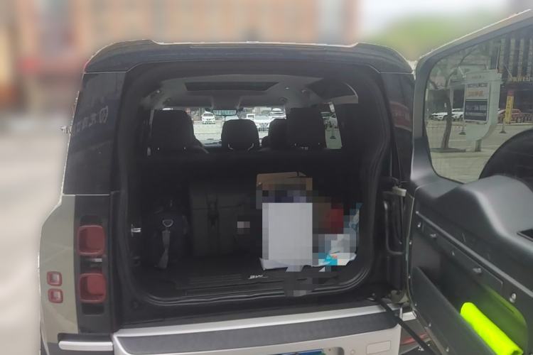 Used Land Rover Defender  Trunk