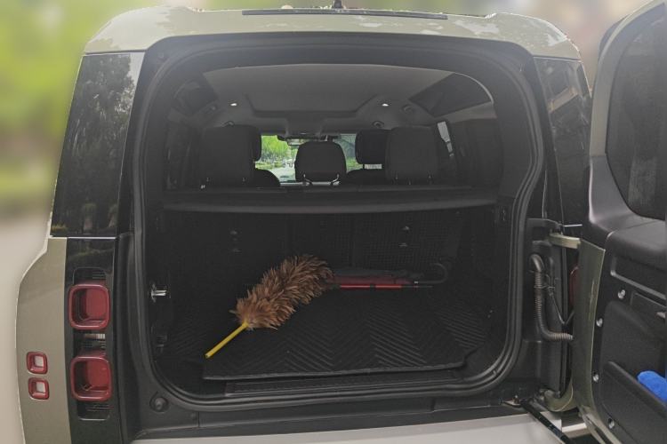 Used Land Rover Defender 2020 110 P400 HSE Trunk