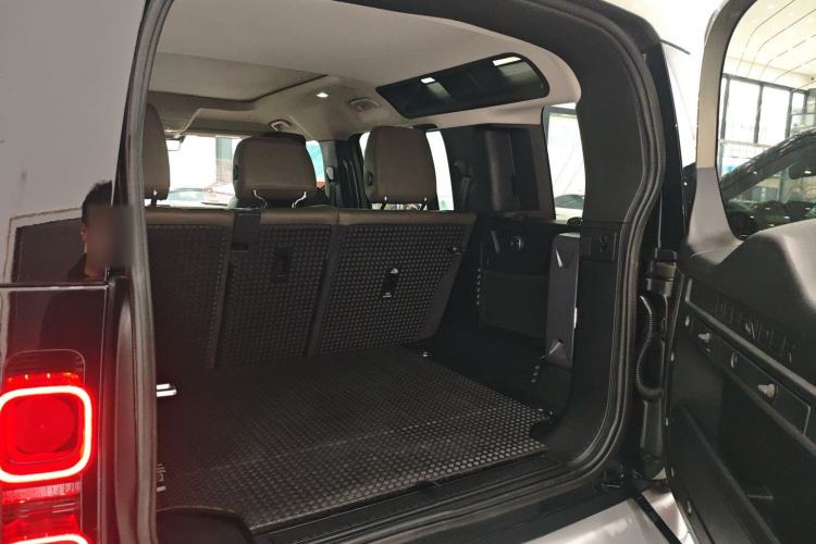 Used Land Rover Defender 2020 110 P400 HSE Trunk