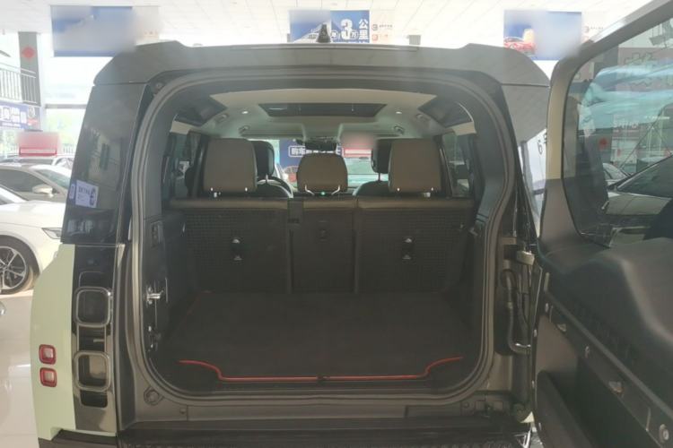 Used Land Rover Defender 2020 110 P400 HSE Trunk