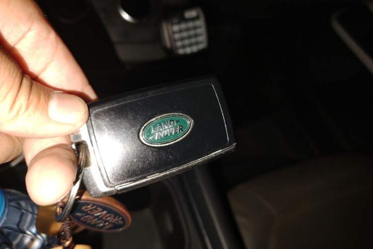 Used Land Rover Defender 2020 110 P400 HSE Vehicle Key