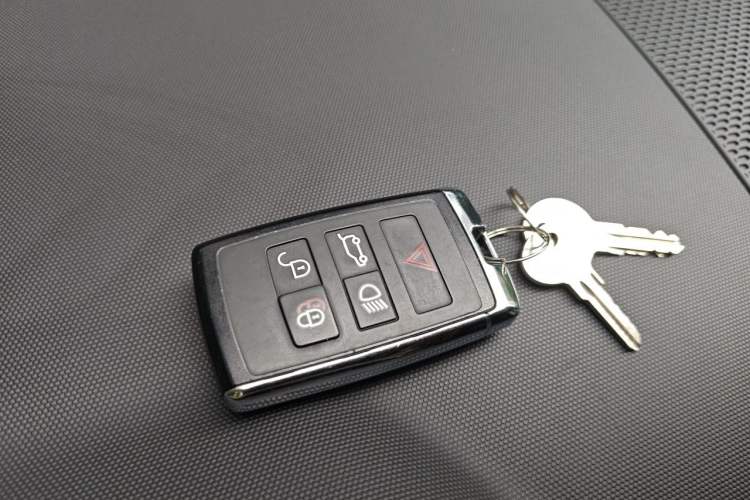 Used Land Rover Defender 2020 110 P400 HSE Vehicle Key