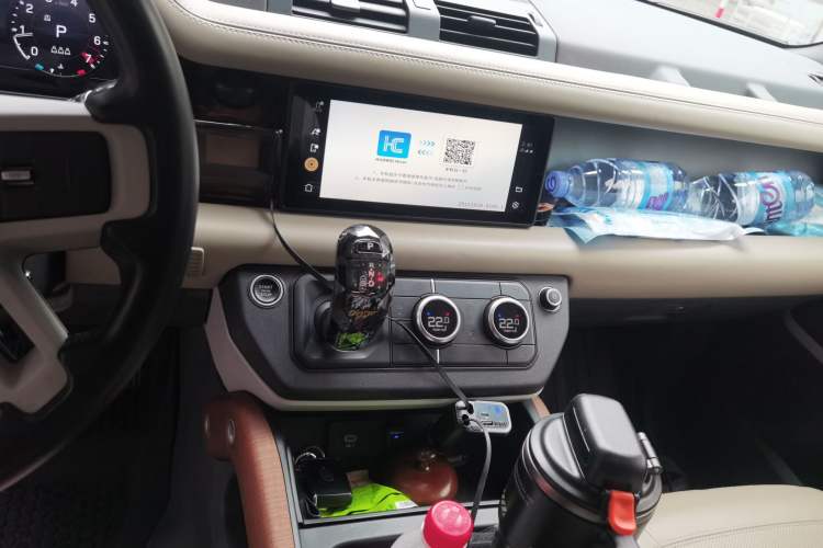 Used Land Rover Defender 2020 110 P400 HSE Audio And AC Panel