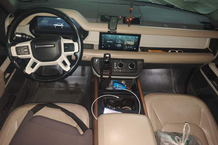 Used Land Rover Defender 2020 110 P400 HSE Center Console
