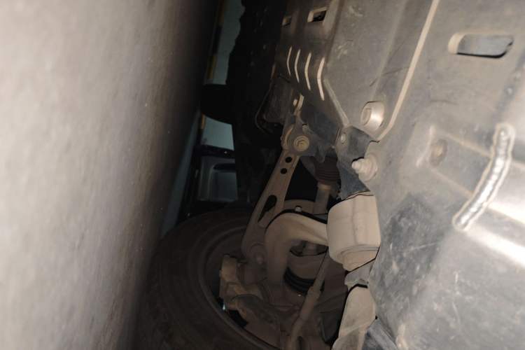 Used Land Rover Defender 2020 110 P400 HSE Chassis Front Left