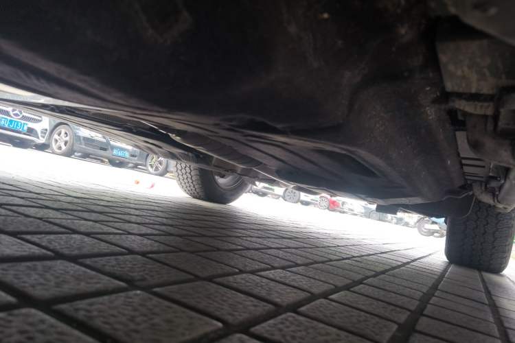 Used Land Rover Defender 2020 110 P400 HSE Chassis Front Left