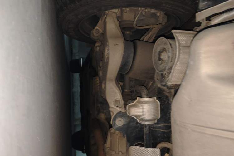 Used Land Rover Defender 2020 110 P400 HSE Chassis Rear Left