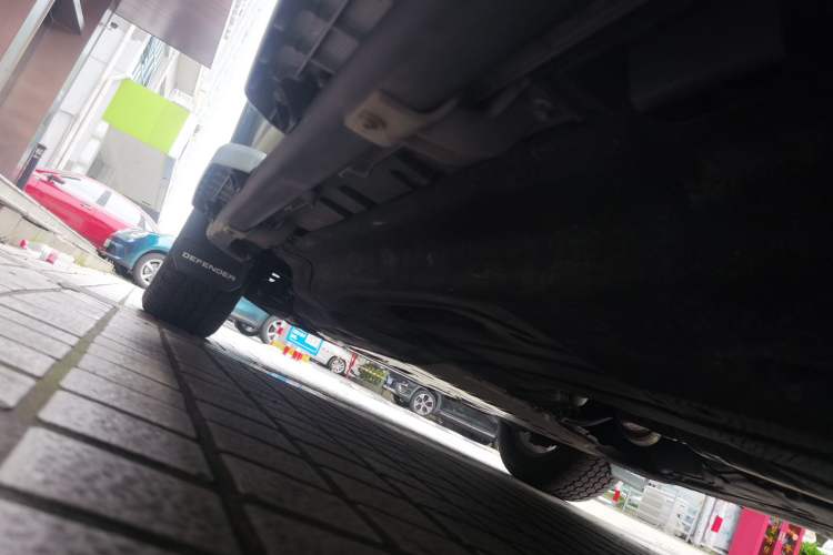 Used Land Rover Defender 2020 110 P400 HSE Chassis Rear Left