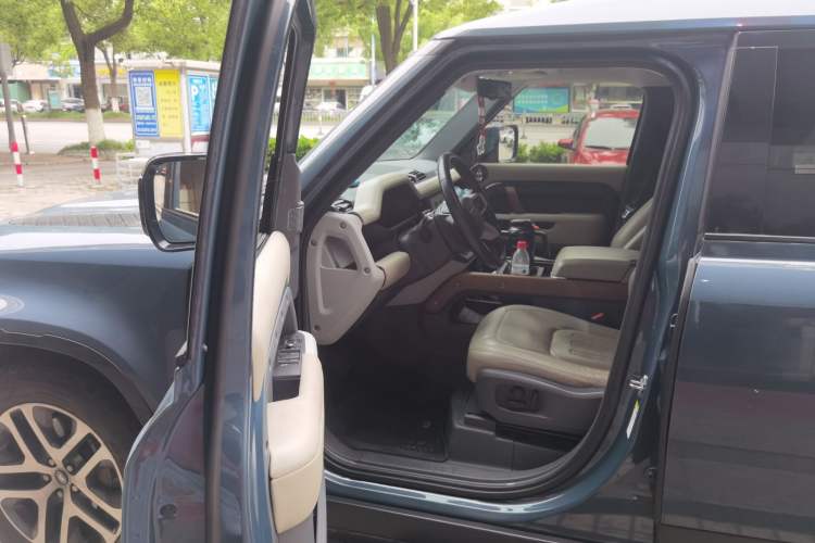 Used Land Rover Defender 2020 110 P400 HSE Driver Seat