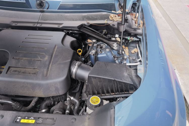 Used Land Rover Defender 2020 110 P400 HSE Engine Bay Left