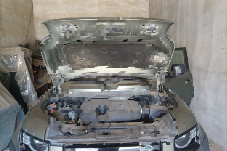 Used Land Rover Defender 2020 110 P400 SE Engine Bay