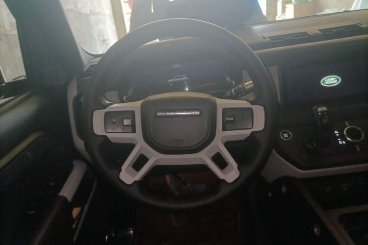 Used Land Rover Defender 2020 110 P400 SE Steering Wheel