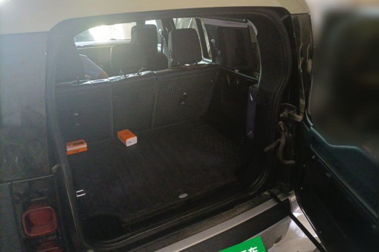 Used Land Rover Defender 2020 110 P400 SE Trunk