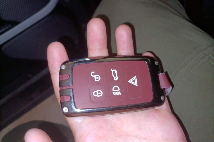 Used Land Rover Defender 2020 110 P400 SE Vehicle Key